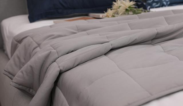 知道自己睡眠不好,所以卧室里特意留了7个心机:3个隔音4个助眠