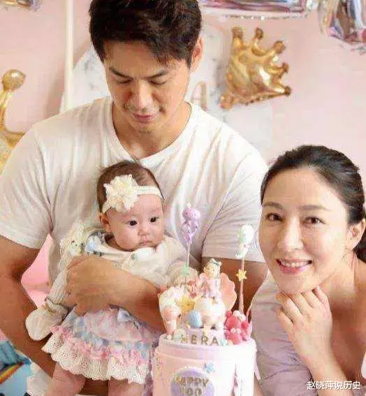 杨怡|杨怡：带千万嫁妆嫁罗仲谦，2年生2子，事业型的她这样做值得吗？