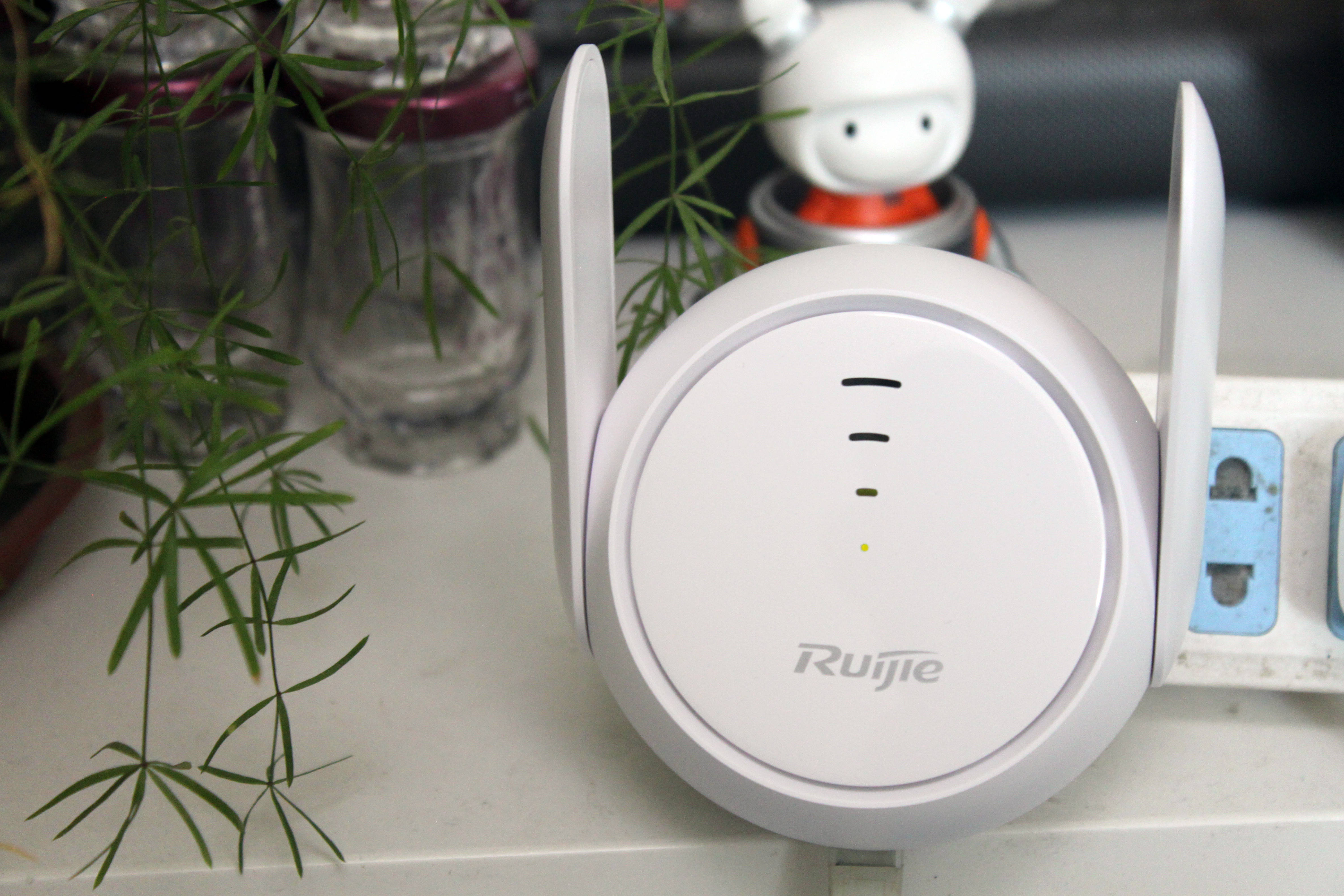 浏览器|家里信号不好一定要换路由器吗？原来1台锐捷小兔子就能解决