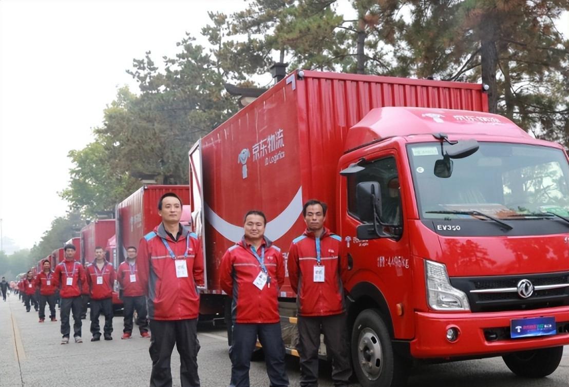 白歆惠|刘强东三胎得子，“笑容满面”已回国，曾花3600w修老家路