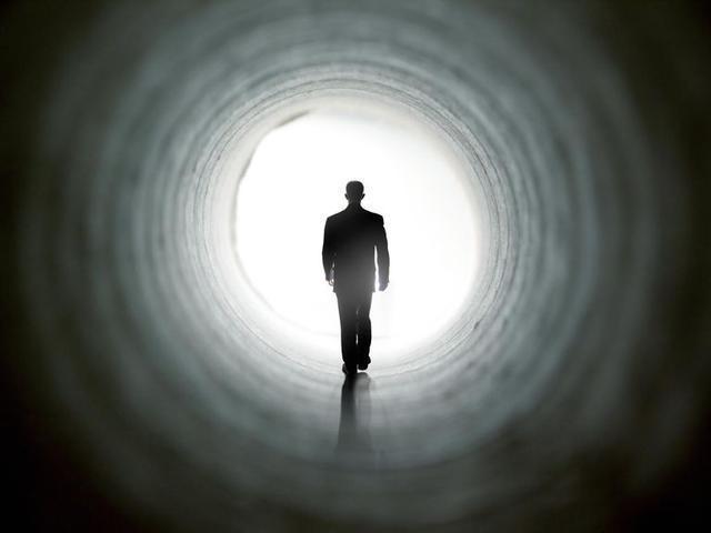 从科学角度讲,人在死去的一瞬间,他能知道自己死去了吗?