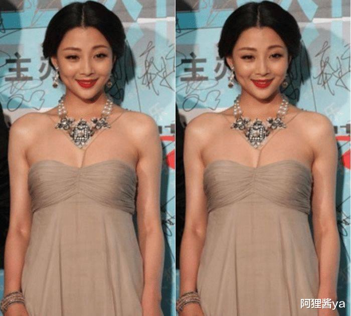 殷桃|殷桃真人到底长啥样?当看到路人镜头下的她后,网友:确定有41?