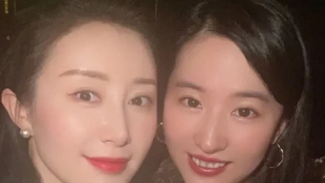刘亦菲|刘亦菲和好姐妹舒畅私下小酌！俩人亲昵贴脸舒畅意外更上镜