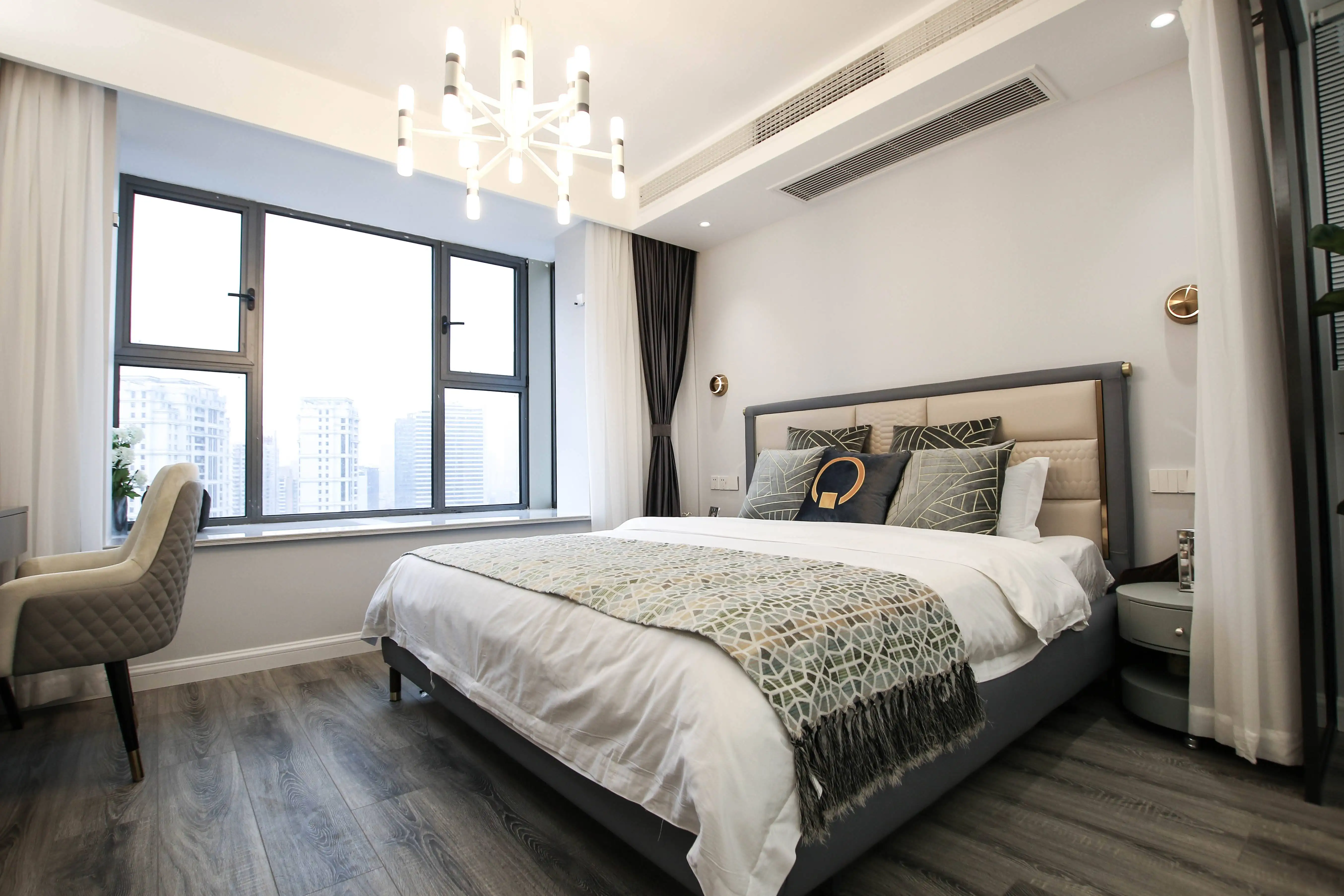 难道卧室门上做吊柜不好?卧室门上做吊柜吉利吗?卧室有效收纳方法推荐!