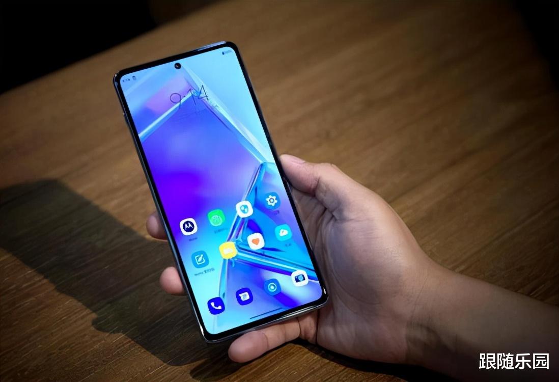 笔记本|摩托罗拉edge s2 pro曝光：各方面都很均衡，你觉得如何？