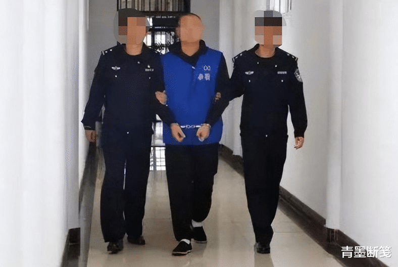 20年,东北民房藏4.2亿假币,机器不断“吐钱”中,场面极度震撼