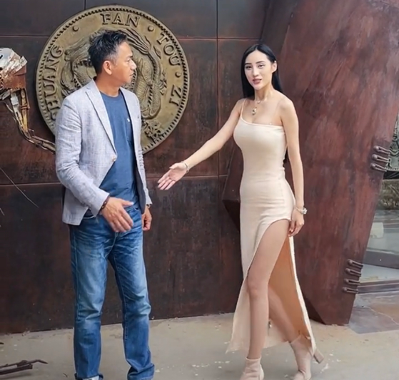 骆达华|骆达华被女网红邀请拍视频，两只手紧握良久