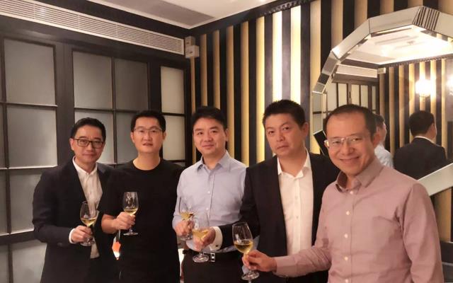 京东|当初京东无计可施，刘强东融资无人理，“师兄”张磊领投3亿美元