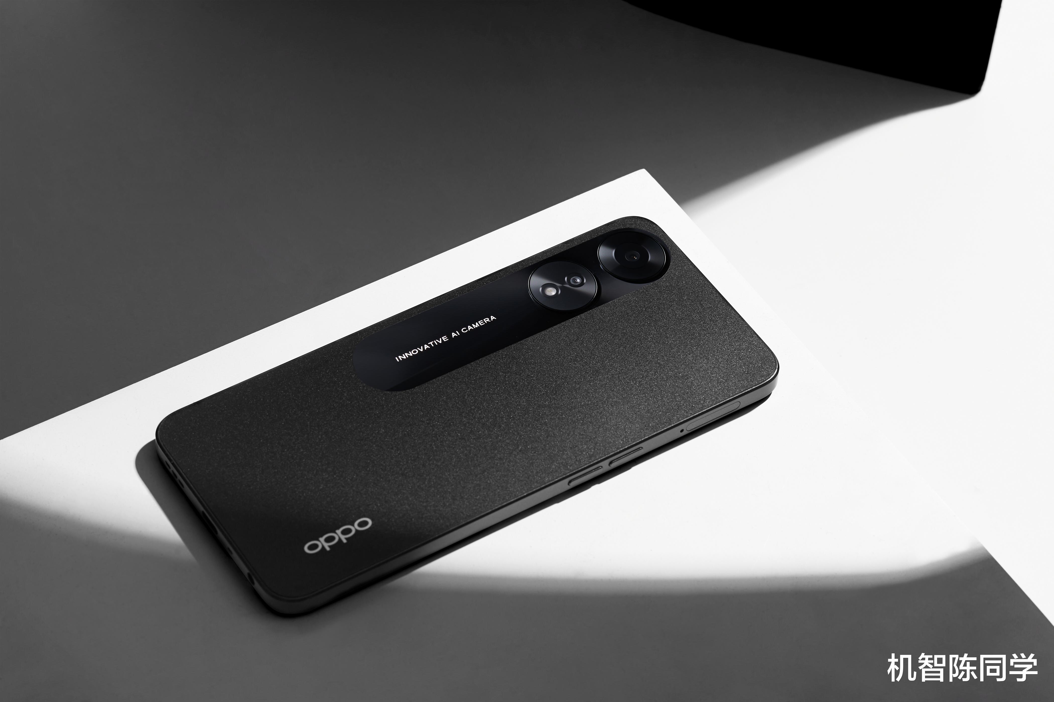 OPPO|流光晶钻+满屏时尚感，OPPO A58星空黑图赏