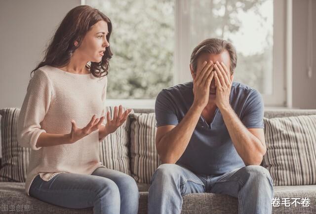 60岁的杨大妈说:只找50岁以下的型男,49岁的李大叔说:你不配
