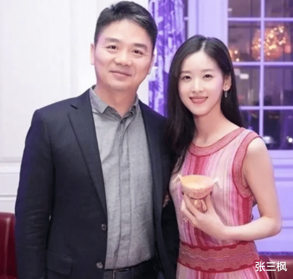 章泽天|结婚8年奶茶妹妹怀2胎,与刘强东逛打折超市,3点端倪被疑是摆拍