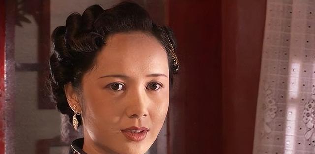 白玉婷|重刷《大宅门》才懂：嫁给照片的白玉婷，别人羡慕不来