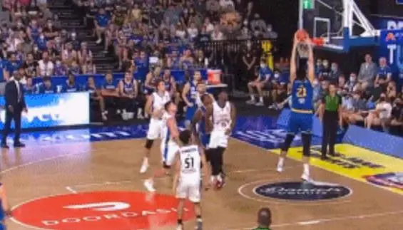 nbl|爆了！差点100%命中率！NBL生涯最强一战！他的扣篮不比周琦差