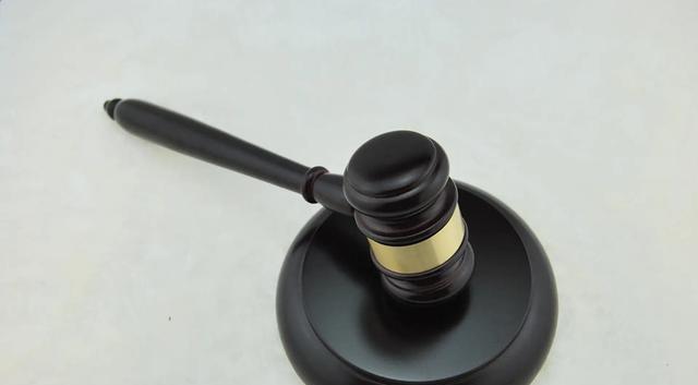 案例:男子深夜潜入内衣店偷胸罩,只因童年的恋母情结