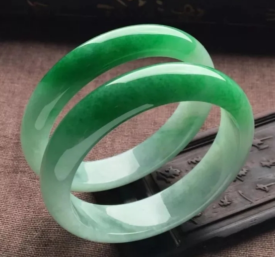 翡翠|为什么黄金有价玉无价?为什么翡翠没有价格标准?