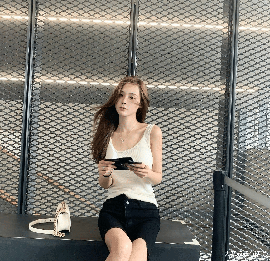 汪小菲|汪小菲离婚3个月被爆再婚！左手无名指疑被套牢，直播带货露馅了