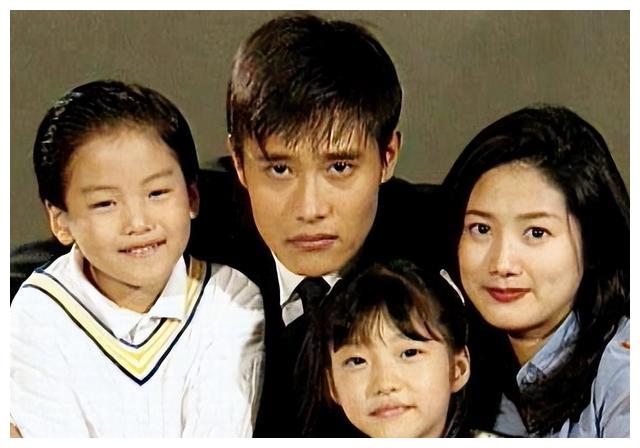 李秉宪|千面影帝李秉宪：堪比韩娱圈最乱的男艺人，为啥塌了多次仍不倒