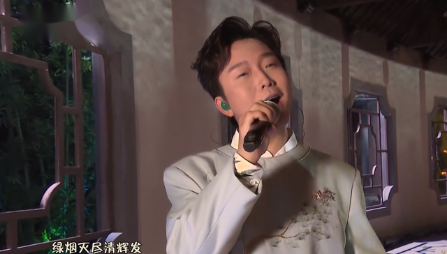 金晨|中秋晚会惊艳时刻:金晨月下起舞太梦幻,童谣、井柏然桥边共赏月