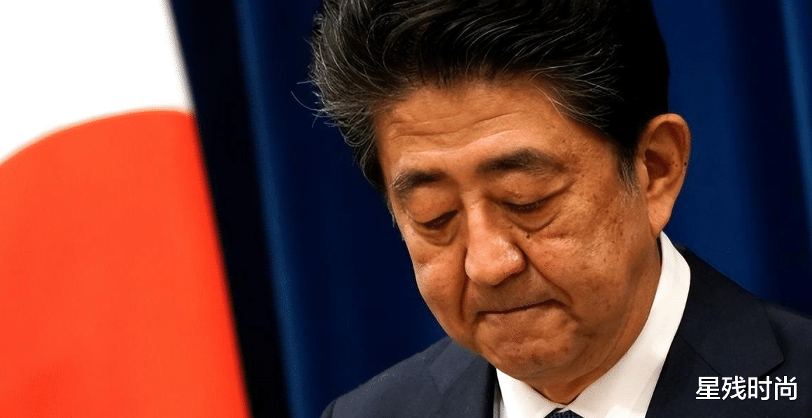 安倍晋三遇袭身亡！美女保镖更是成了笑话