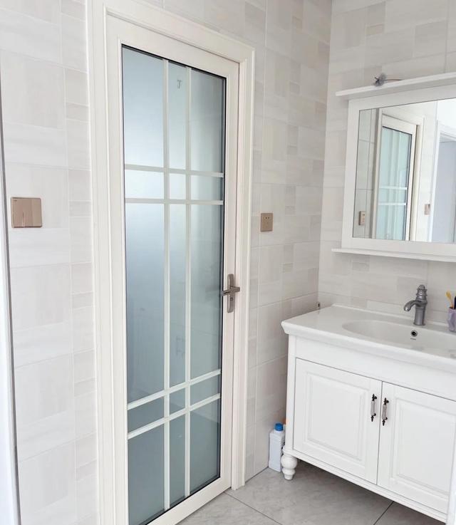 90后夫妇坚持“穷装”,120才花10W,全屋没有一丝俗气,太美了