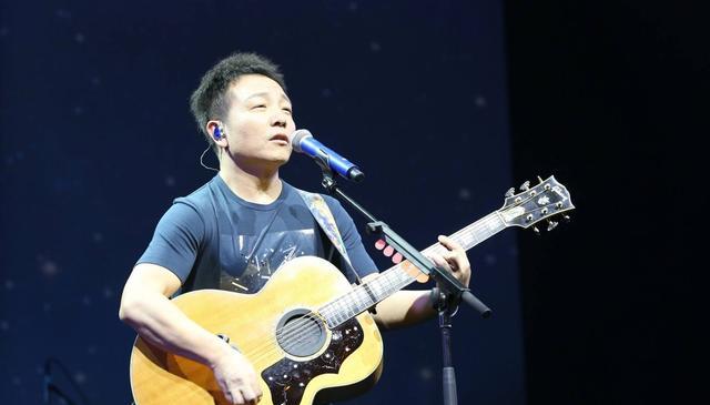 许巍|许巍:初恋妻子和父母帮他克服抑郁症,如今生活幸福,想要孩子