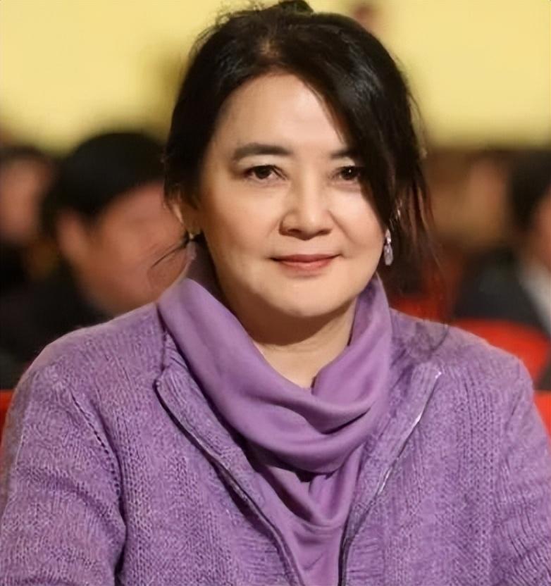 胡慧中|胡慧中：林青霞的接班人，挚爱的两个男人，一个惨死一个锒铛入狱