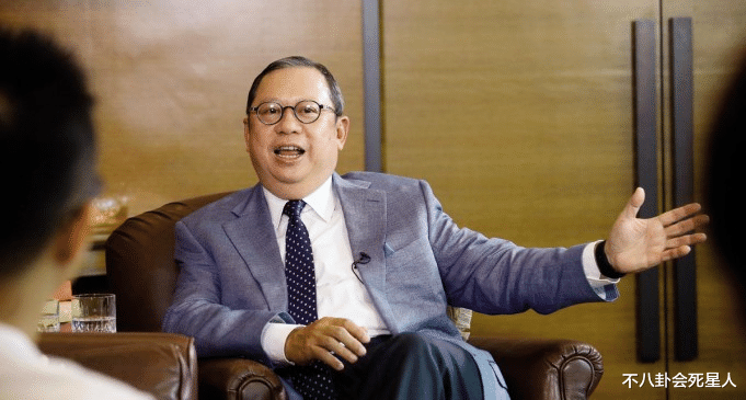 许晋亨|港台“女星狙击手”富豪?现状:坐轮椅,至今未婚,72岁还想追4胎