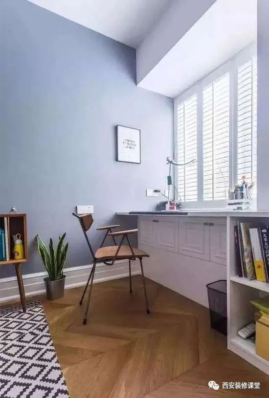 飘窗变书桌,要不太浪费了
