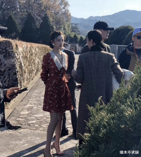 宋祖儿|宋祖儿为何总演女一号？看到生图，165cm的她现实中原来长这样