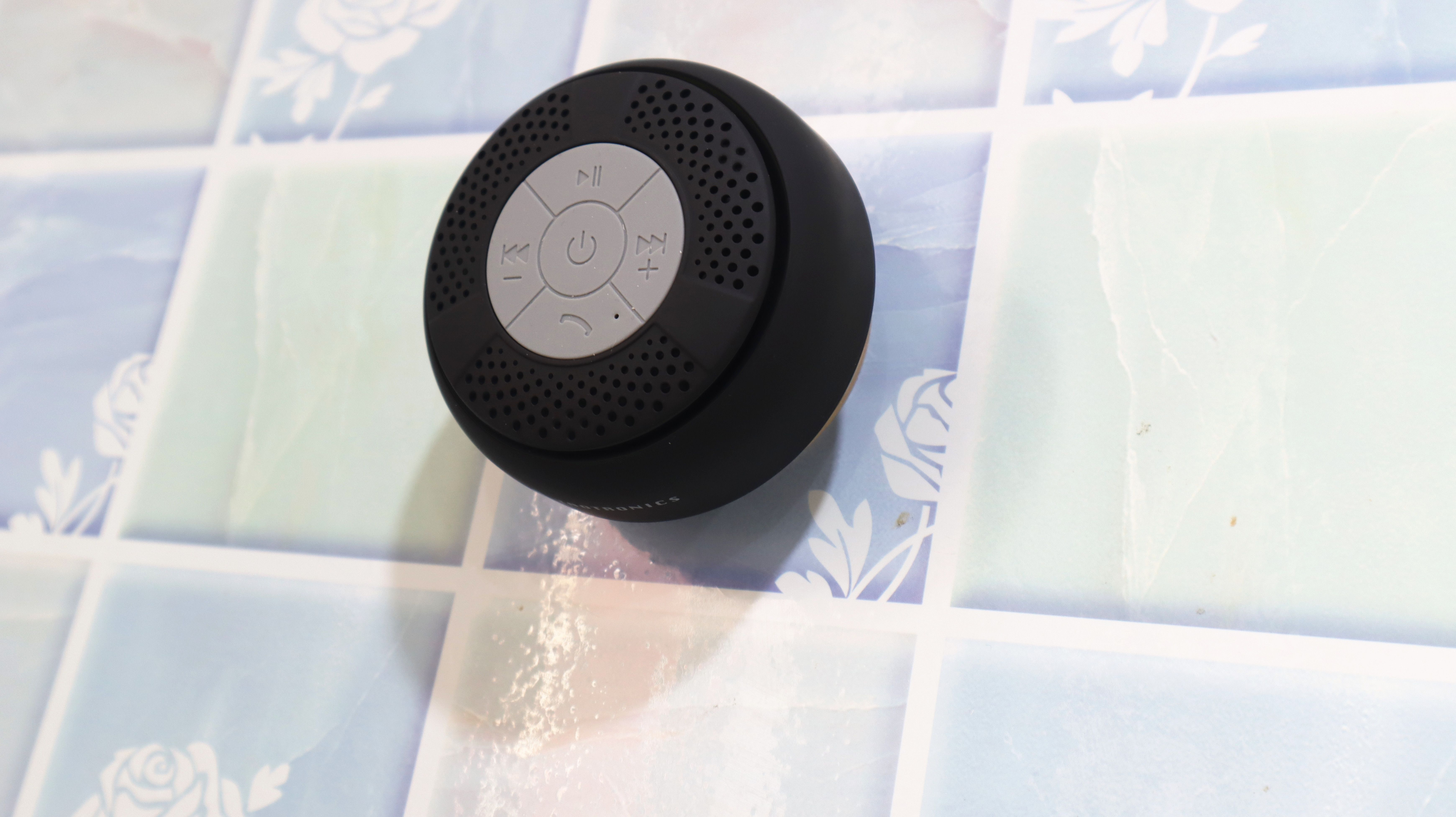 联发科|TT-SK03吸盘式蓝牙音箱，把音乐挂在墙上。