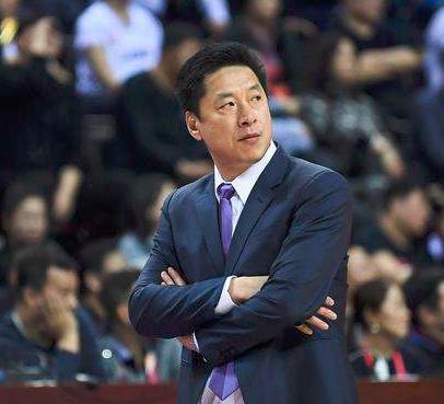 李春江|李春江无缘执教中国男篮？曾被篮协点名批评外，老李给了姚明脸色