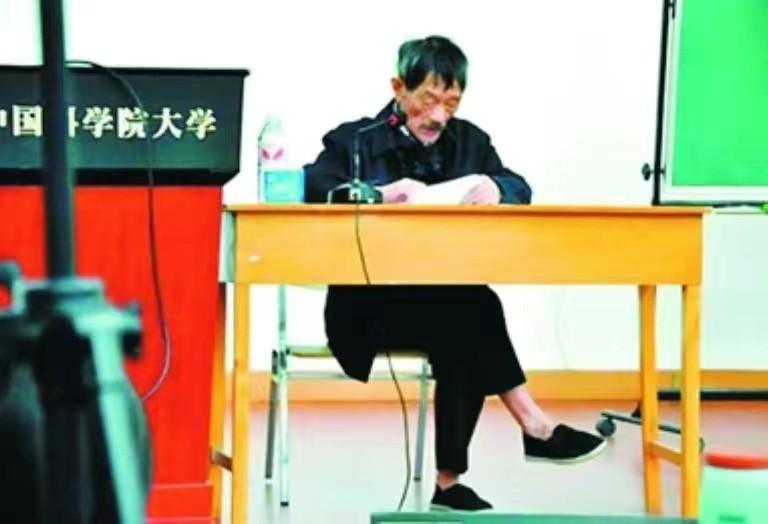 一加科技|“布鞋院士”李小文：华为代言人，却几次被保安赶出校园，为啥