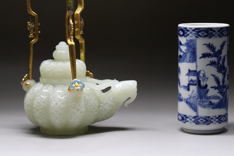 和田玉籽料|回流 舊藏和田玉籽料“瓜棱式羊首提梁壶”