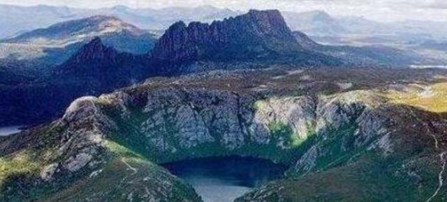 非洲“杀人湖”:一夜吞噬2000人生命,把水抽干在湖底找到真凶