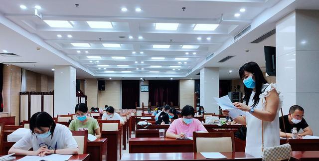 |自考生可以报考公务员吗？同等对待，但是自身的学历能力很关键！