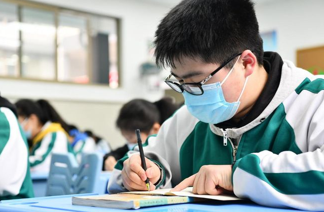 大学|文科分数线首次低于理科？高考难度或将“升级”，需注意