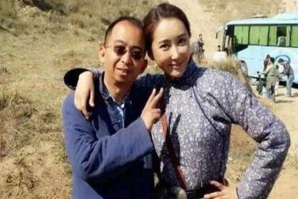 巨兴茂|他是娱乐圈“知名丑星”，绰号小老鼠，如今身价过亿娶美女老婆