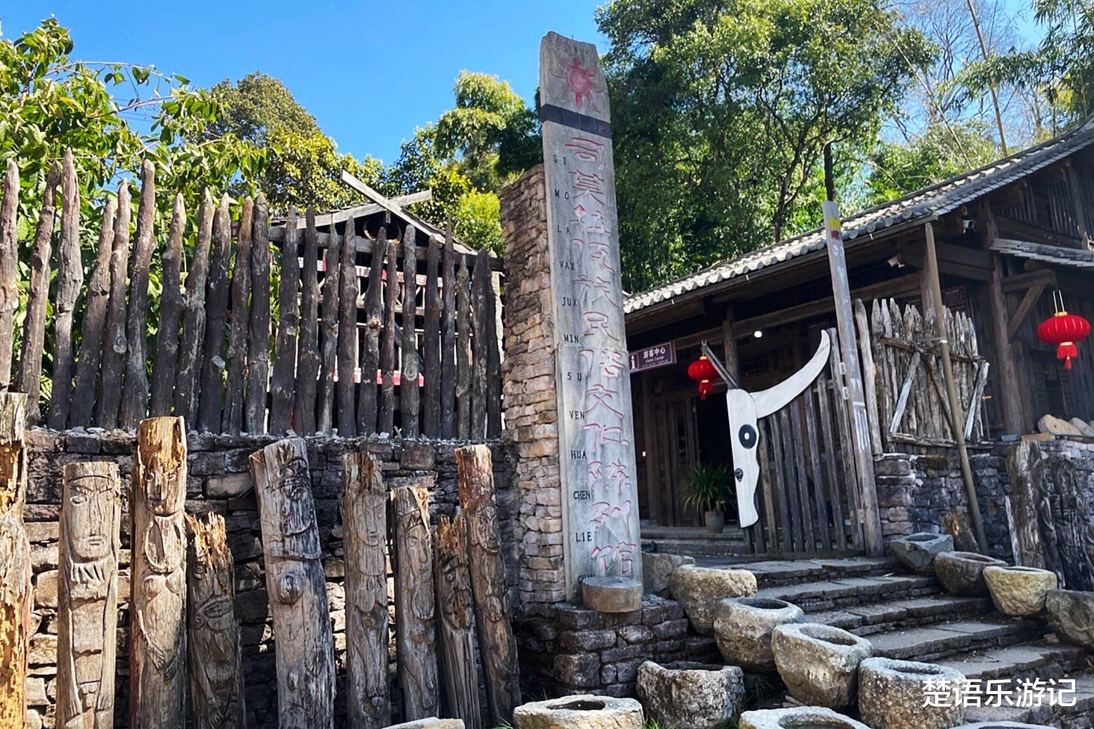 佤族|藏在腾冲的小众秘境，司莫拉佤族村原来有500多年的历史，异域风情美不胜收