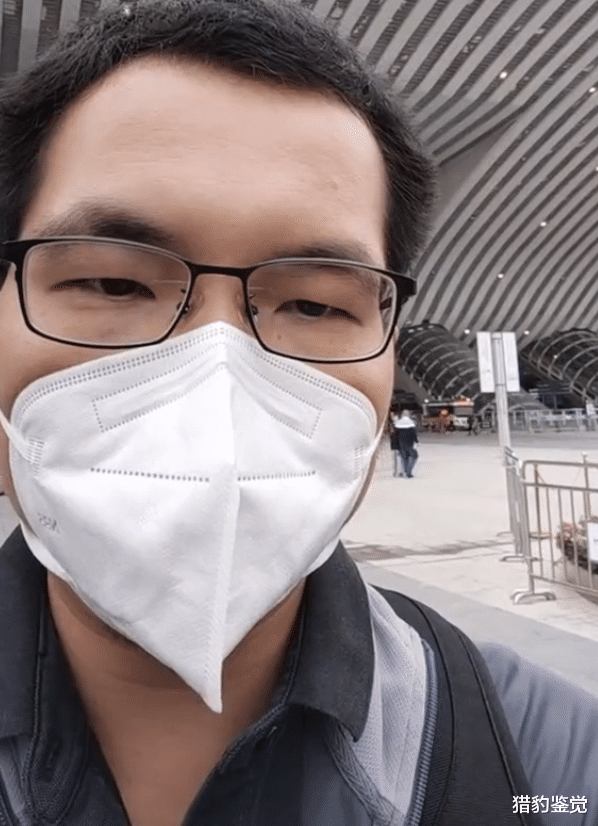 程序员|35岁程序员失业，回到老家后五味杂陈：没存到钱也买不起房