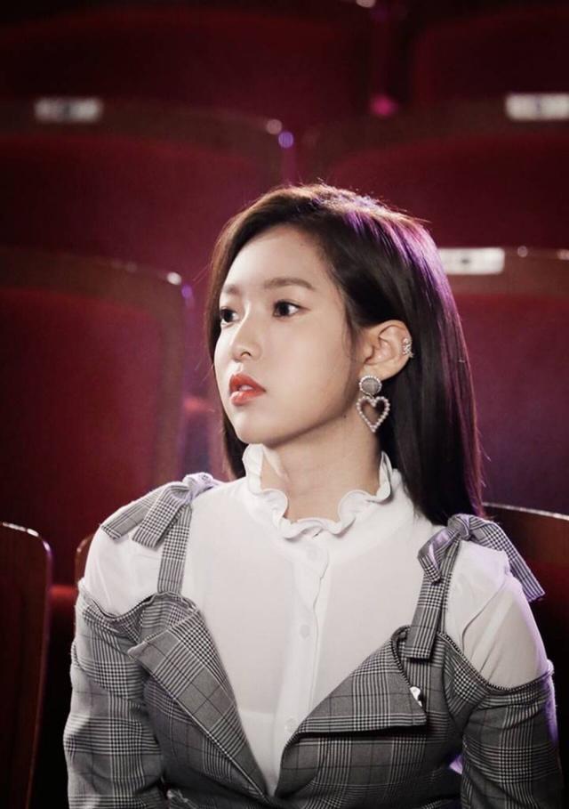 april|前APRIL成员梁睿娜与DSP解约，未来她将以女演员的身份继续活动