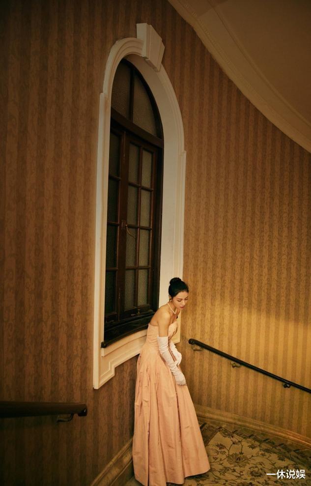 钟楚曦|她年少热爱舞蹈，大学时转型表演系，与肖战合作《王牌部队》大火