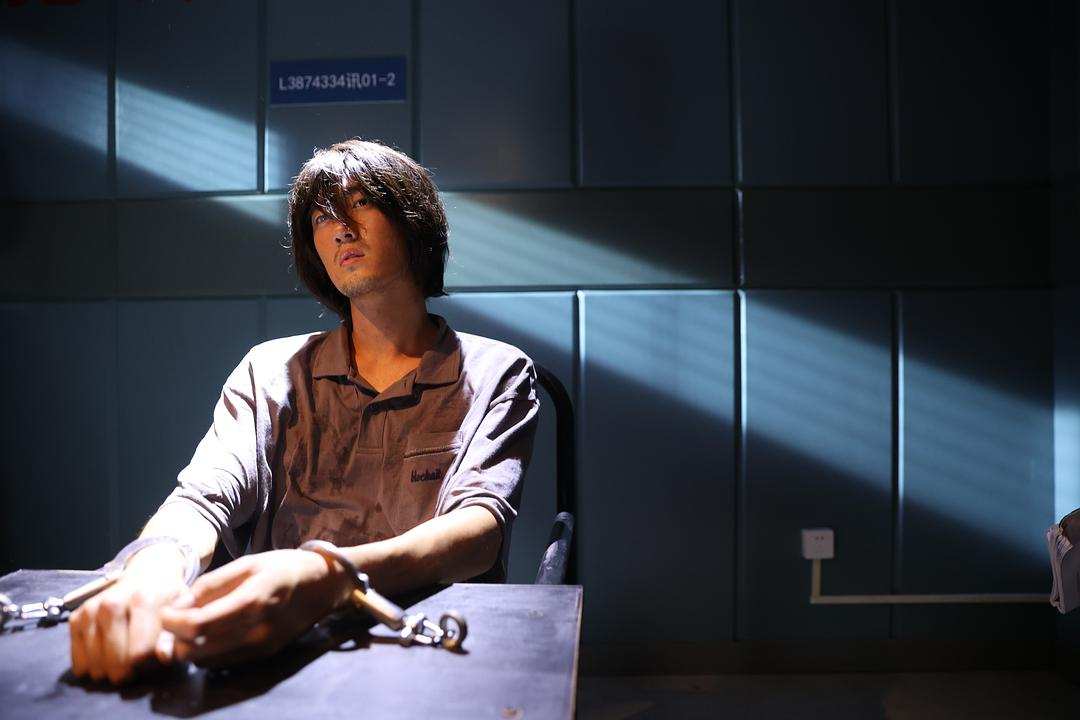 张耀|国产悬疑剧的大IP，又回来啦！同样是高冷范，两代男主各有不同