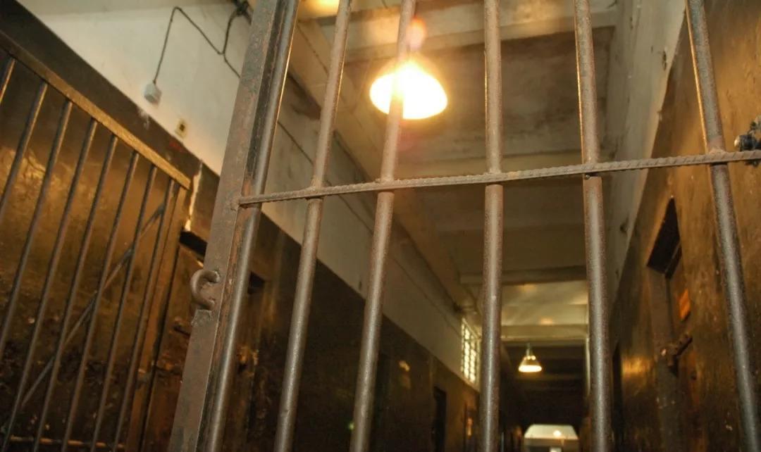 2002年,吉林一女工被捕,所做之事令人愤怒,网友:枉为人母
