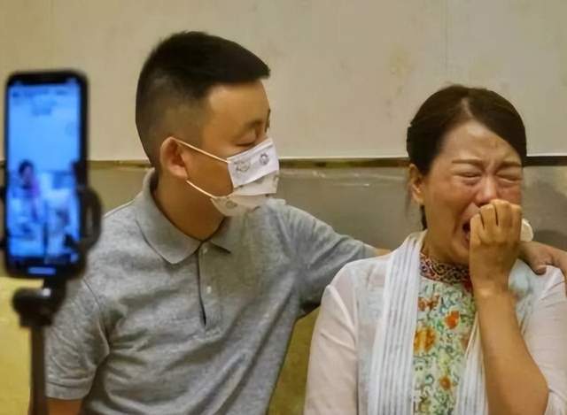 有魄力!柴桑大姐直播中称不要反噬可怜妈妈,查真相被说成黑子
