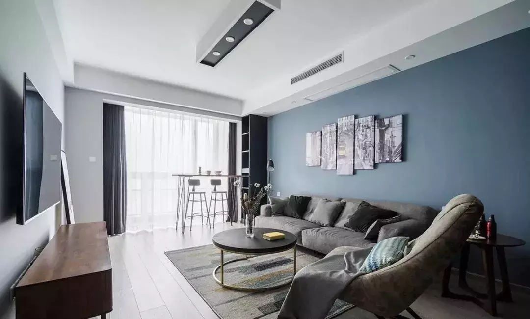 大胆打通阳台和客厅,刚入住就悔恨当初不听劝,错得太离谱了