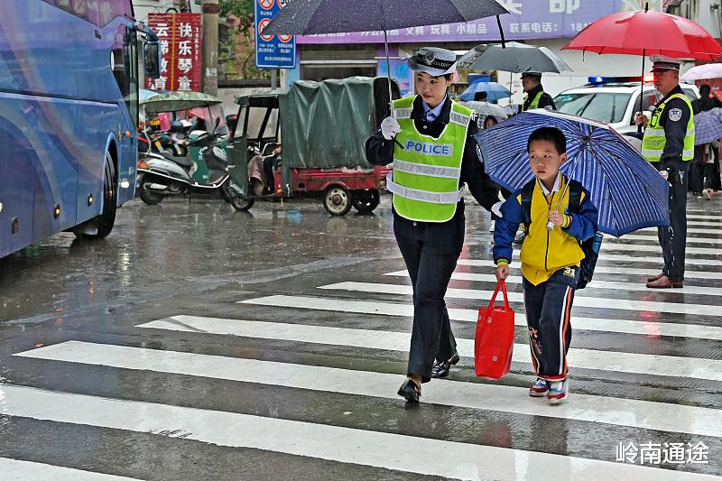 |成人大专可以报考警察吗？难度比较大，我建议考虑事业单位考试！