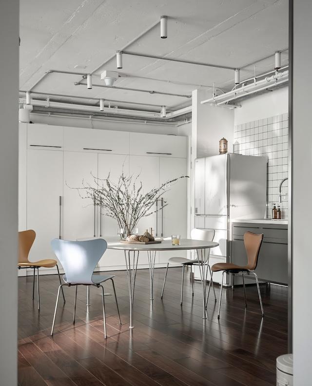 年轻人装修就是不一样,简约风和工业风碰撞,怎么看都不腻!