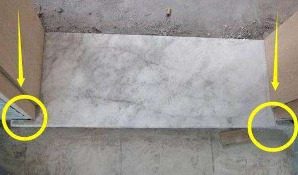 要想门框不发霉腐烂,就在门槛上做两卡扣,内行人都这么做!