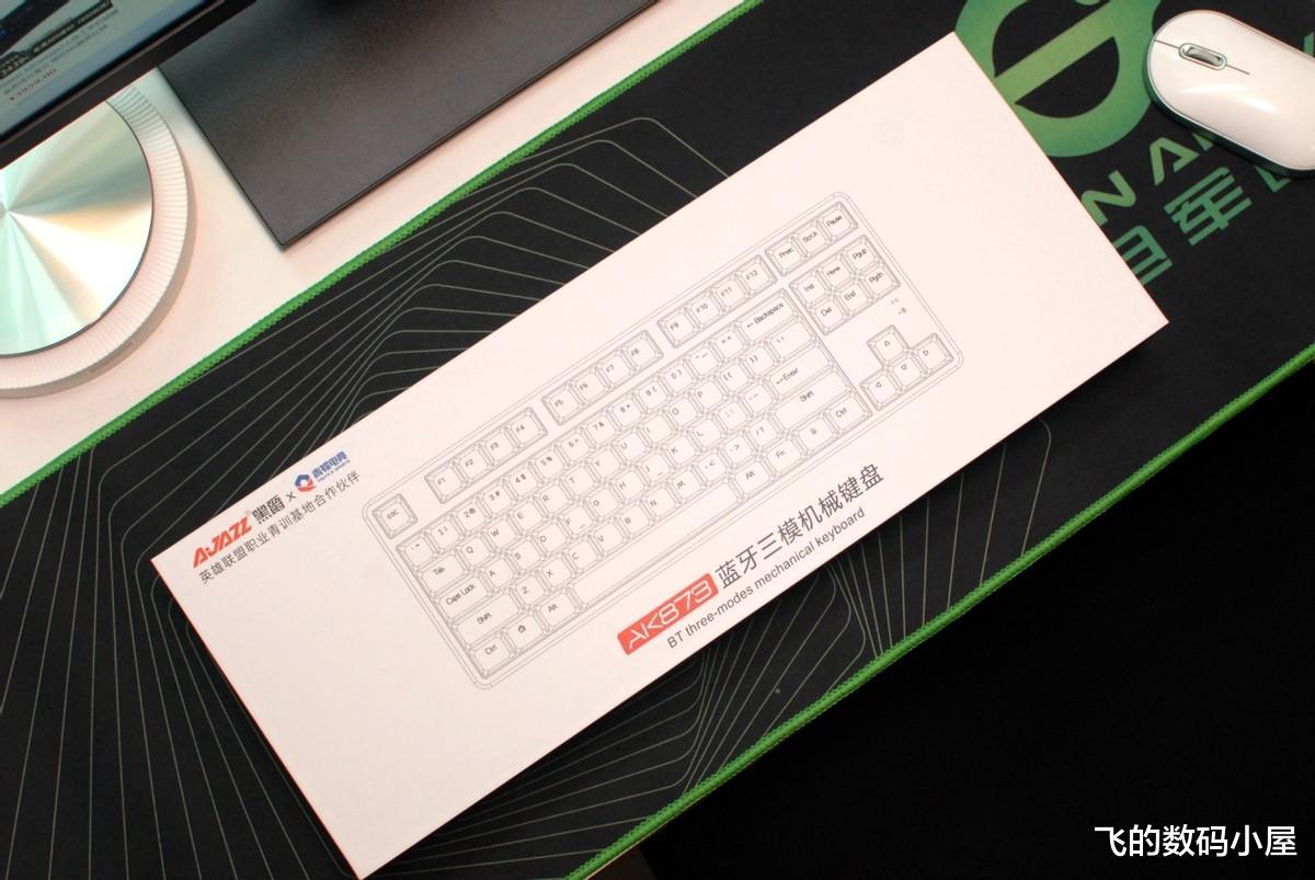 显卡|颜值小清新的客制化机械键盘，网友：爱了，爱了