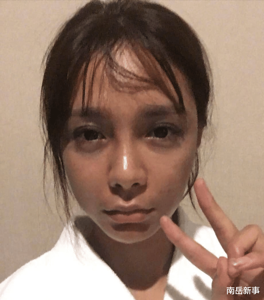 明星素颜|油光满面,浮肿显老,去掉绝美滤镜后,这些绝世美女个个回归普通